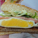 マック「ハムてりたま」あまおうマックフィズと一緒に食べてみた！歴代最強のボリュームに大満足です！